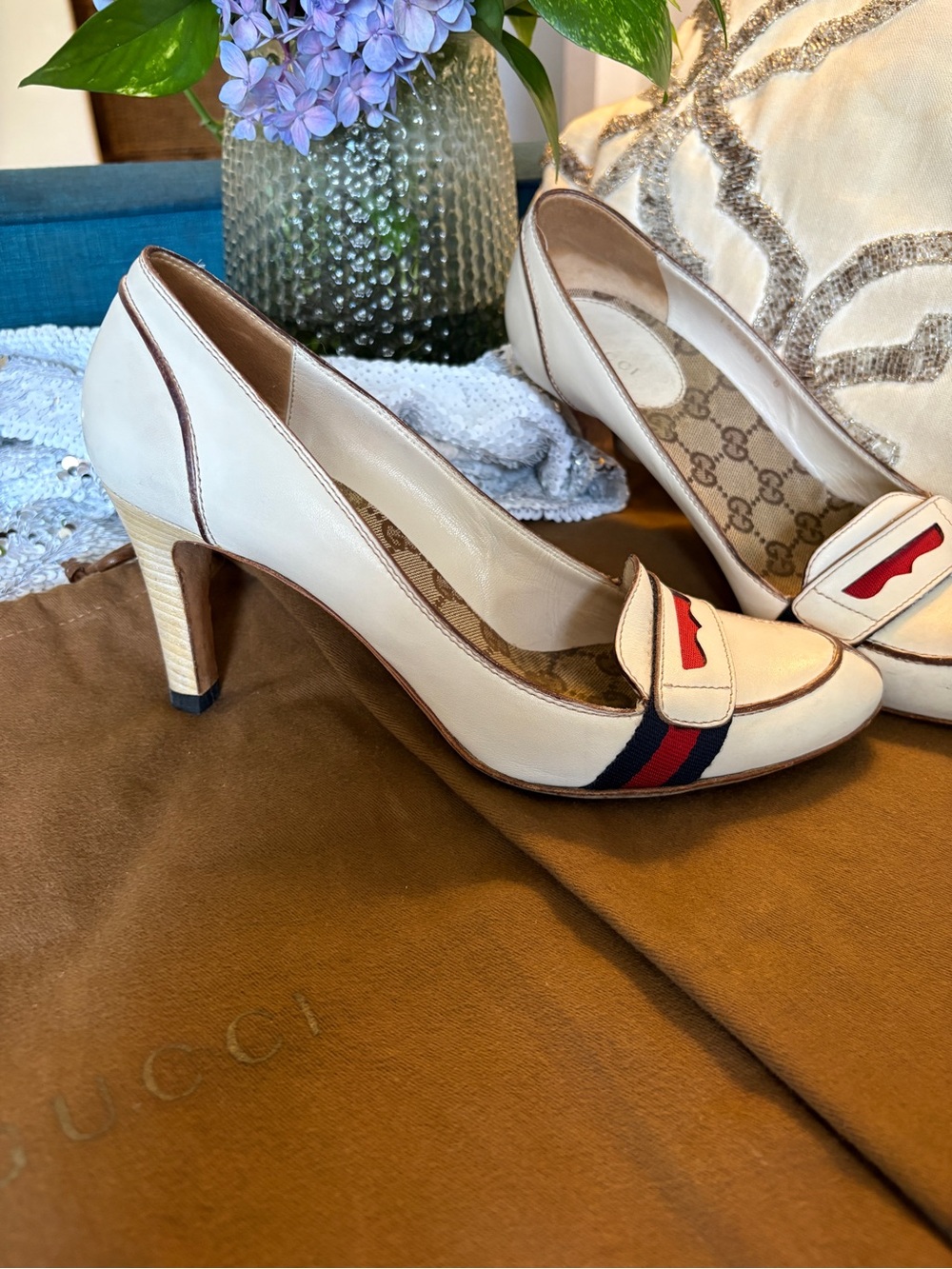Gucci Cream Leather Mid-Heel Loafers with Red & Navy Web